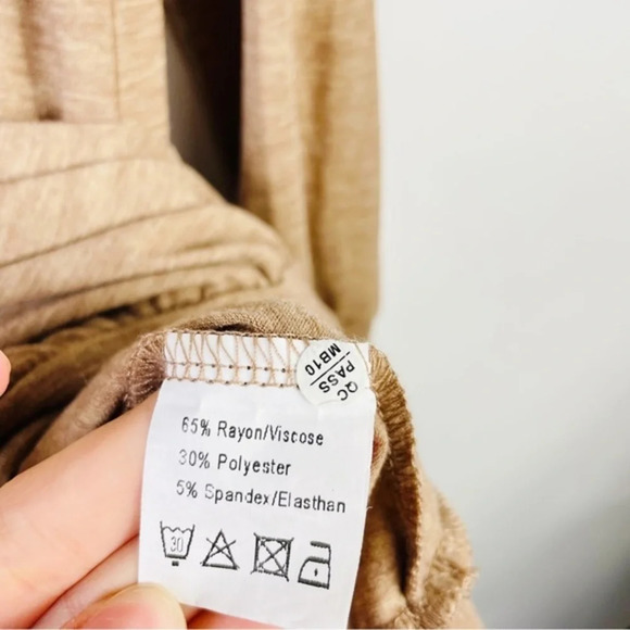 Halife Brown Scoop Neck Lightweight Top Size Small - Picture 6 of 7